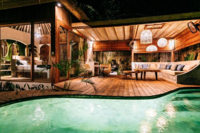  Majo Private Villas  Матарам